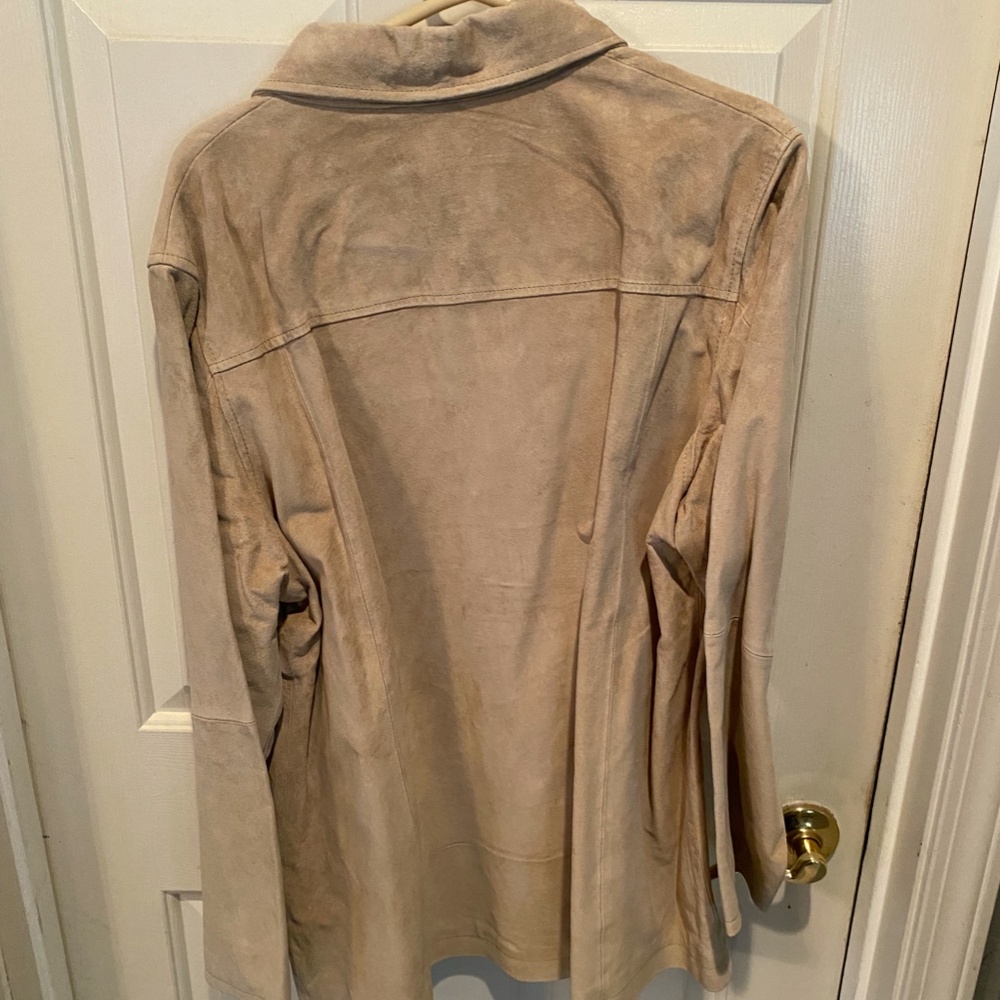AMI Jacket - Picture 3 of 3
